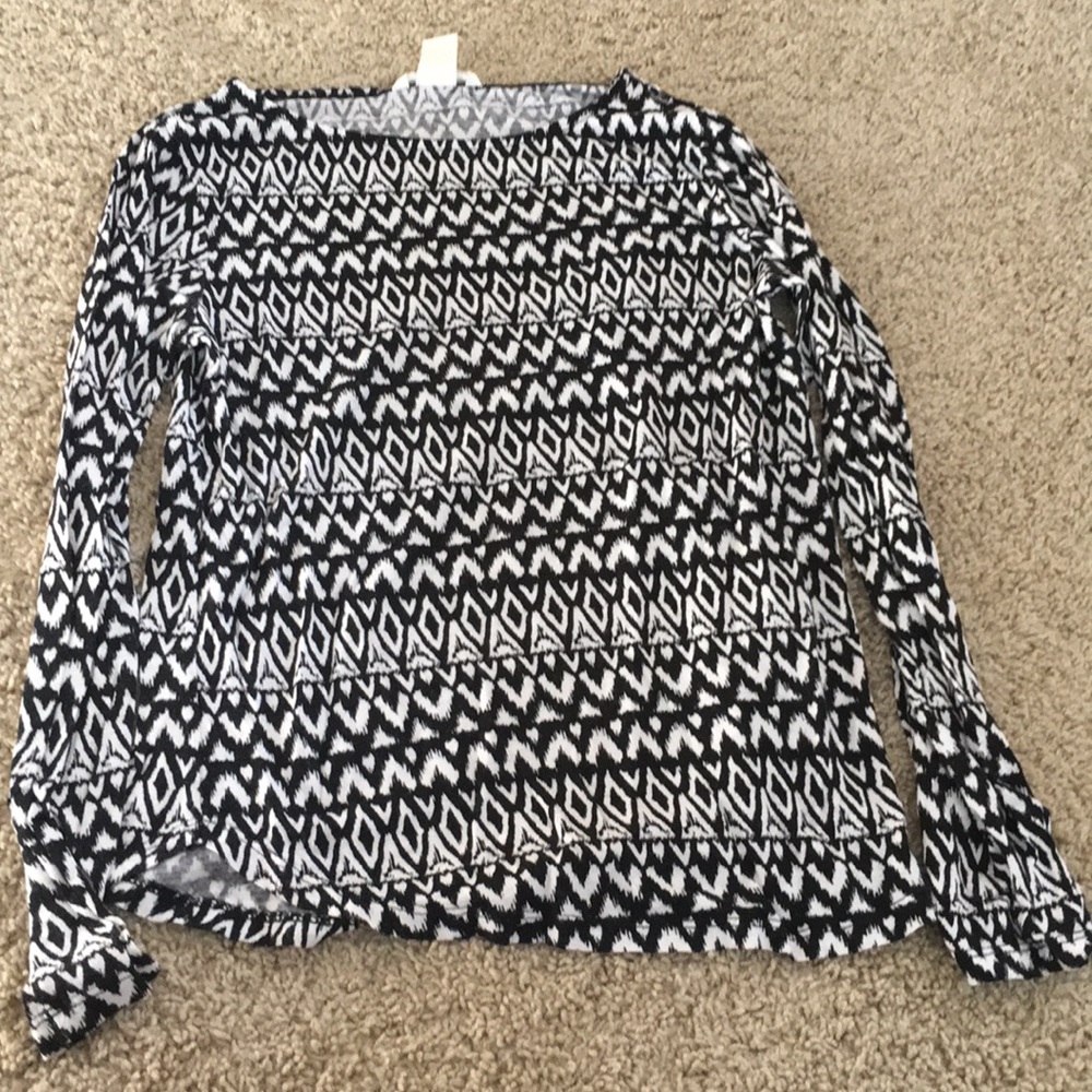 Patterned black and white top